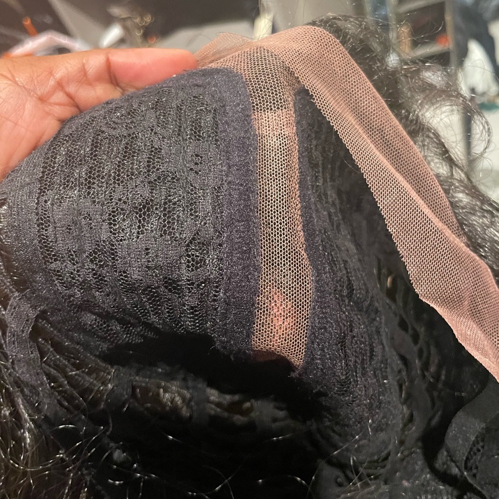 Lace wig - Picture 8 of 9